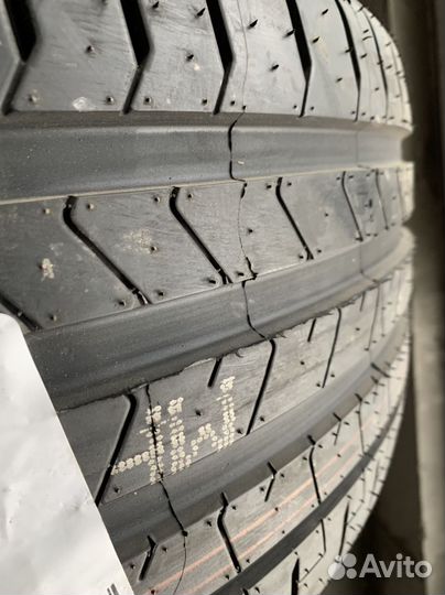 Pirelli P Zero PZ4 265/35 R22
