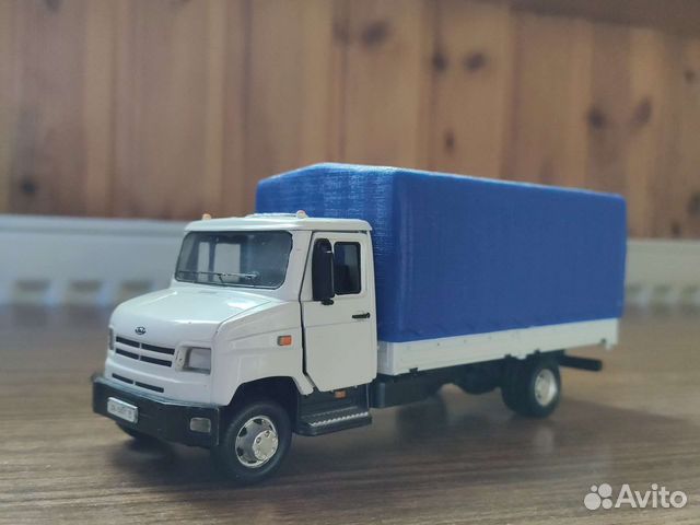Модель грузовика ЗИЛ 5301 1/43