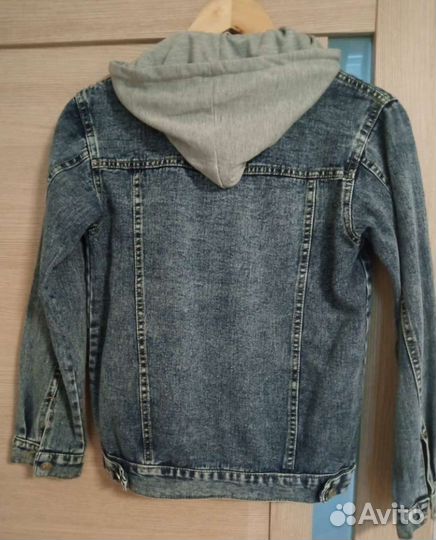 Джинсовая куртка