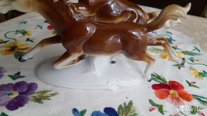 Статуэтка Кони