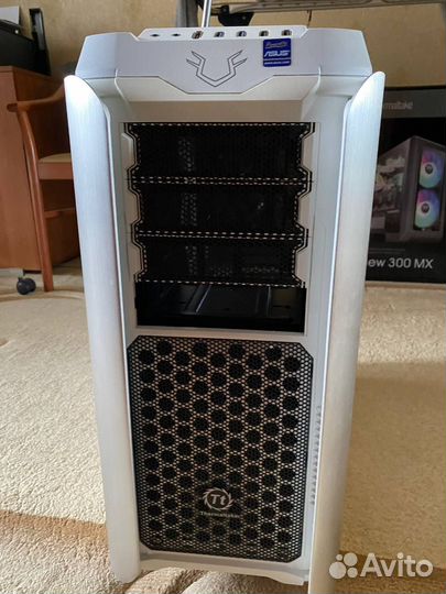 Корпус Thermaltake Armor revo Snow Edition