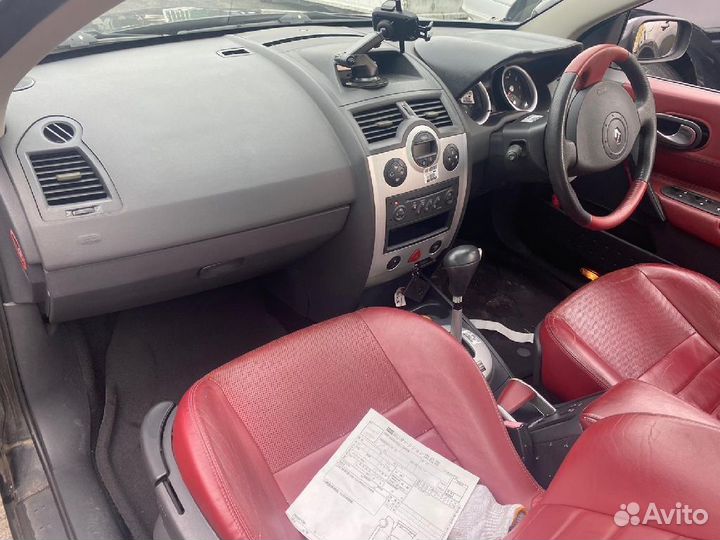 Блок предохранителей 8200309699 на Renault Megane