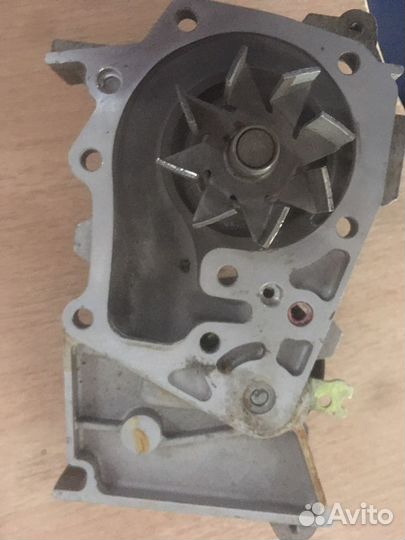 Рено Логан,Сандеро,Дастер,Ларгус водяной насос пом