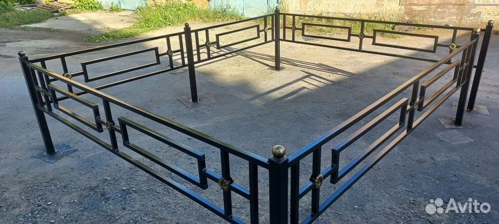 Ограда на кладбище