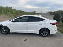 Hyundai Elantra 2.0 AT, 2017, битый, 10 700 км, с пробегом, цена 1 150 000 руб.