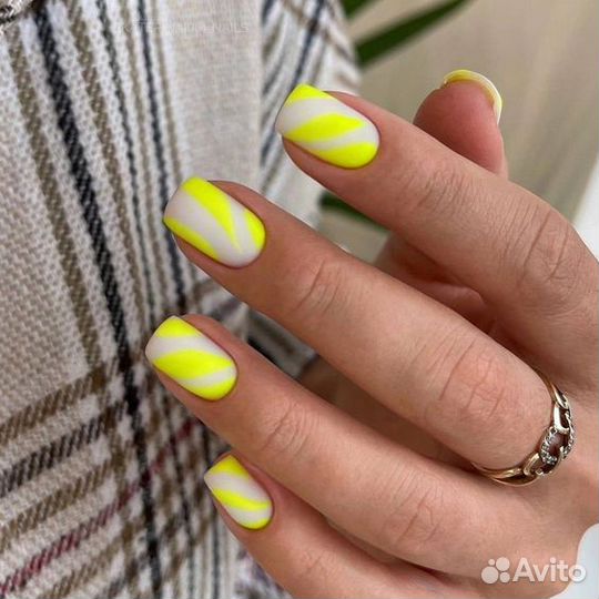 Наращивание ногтей Маникюр Педикюр