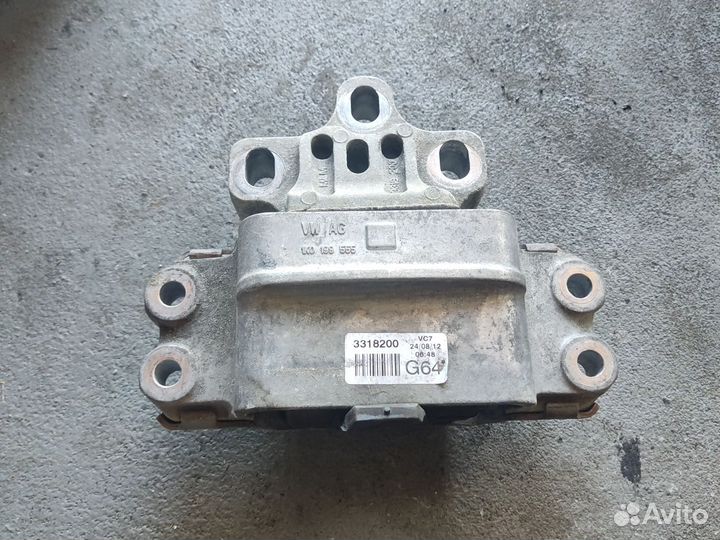 Опора двигателя VW Passat B7 2.0 TDI