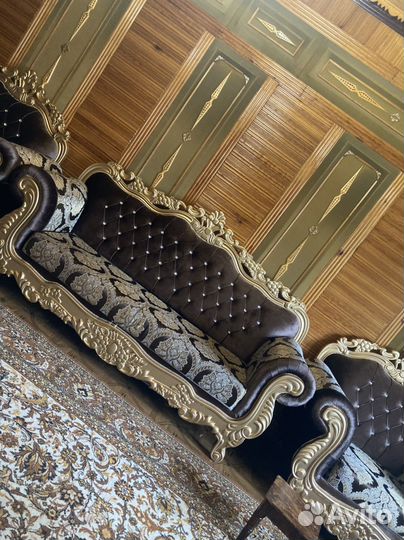 Диван и два кресла