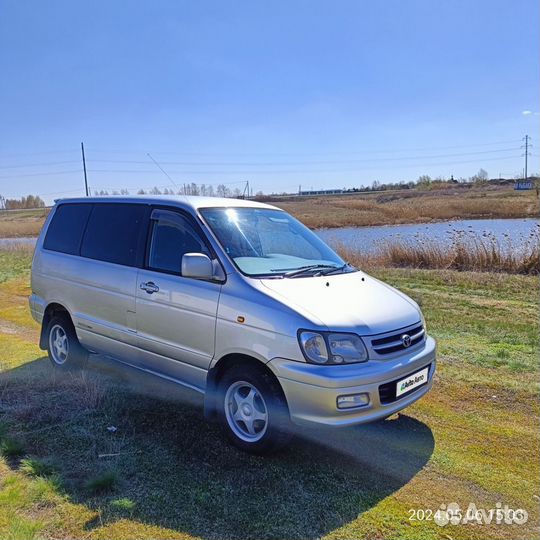 Toyota Town Ace Noah 2.0 AT, 2000, 330 000 км