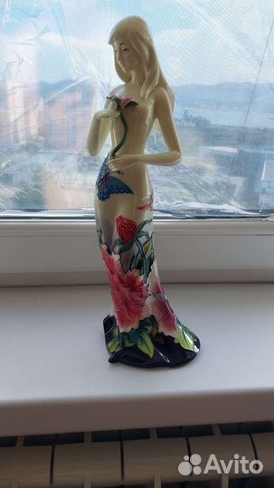 Статуэтка фарфор. 