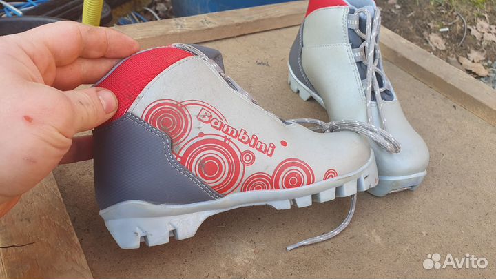 Лыжные ботинки 33р