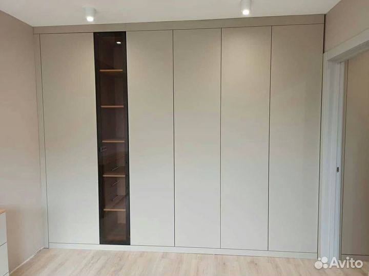 Угловой шкаф