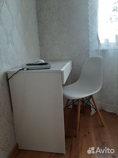 Стол со стулом