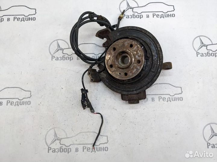 Кулак поворотный передний правый w163 ML-class