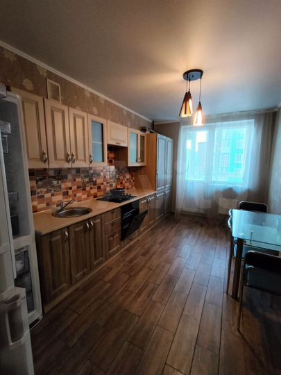 2-к. квартира, 64 м², 4/8 эт.