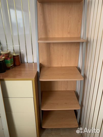 Напольная полка для книг