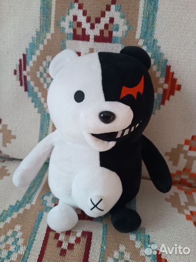 Плюшевый медведь Монокума из игры Данганронпа