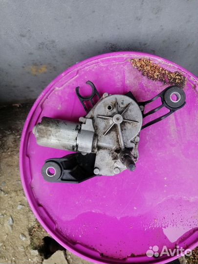 Моторчик заднего дворника