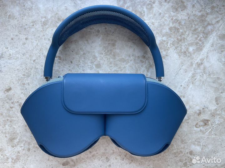 Apple AirPods Max sky blue