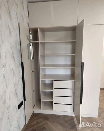 Шкаф на заказ распашной