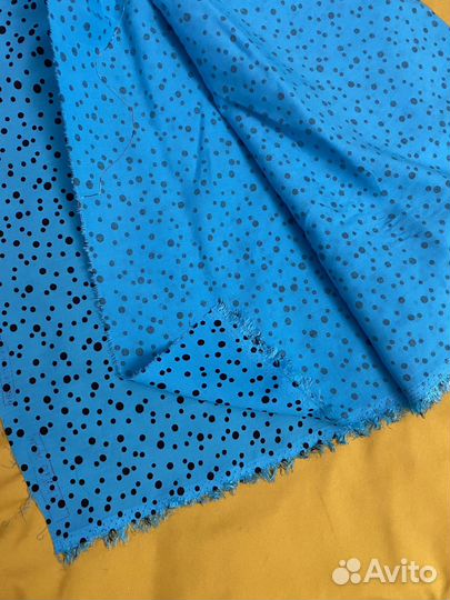 Отрез ткани штапель голубой