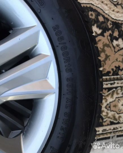 Hankook AH33 205/60 R16