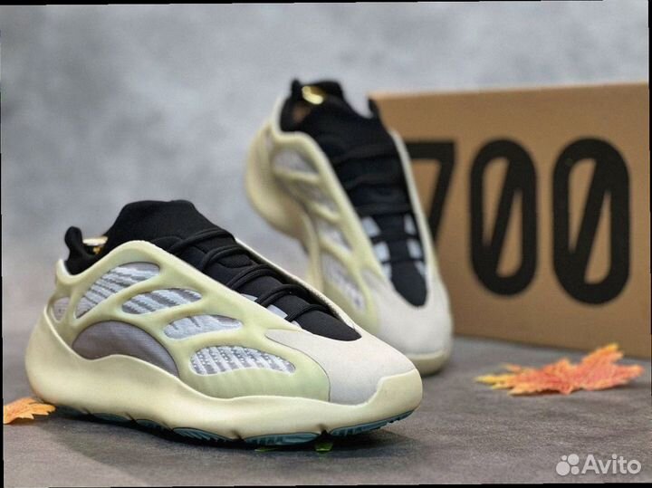 Кроссовки Мужские Adidas Yeezy boost 700