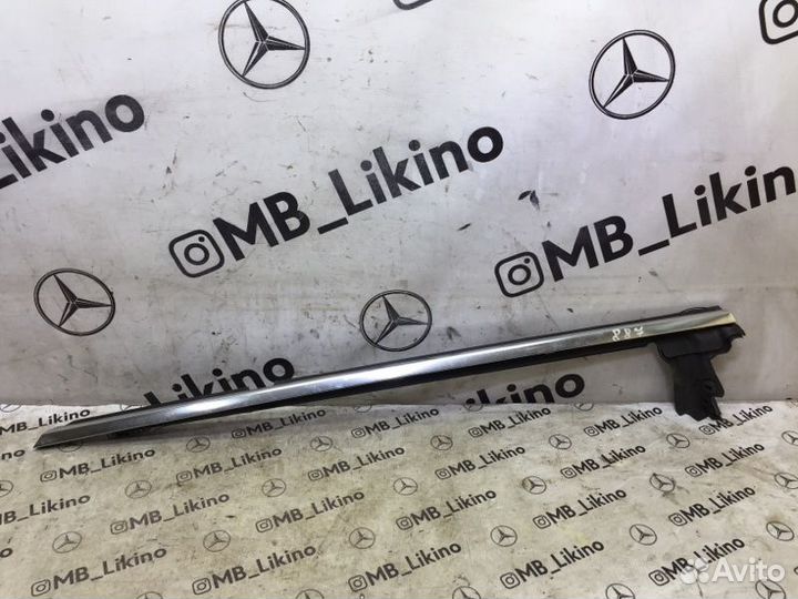 Молдинг стекла задний правый Mercedes Cls-Class