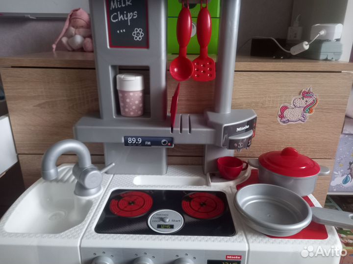 Кухня и набор маленькой помощницы