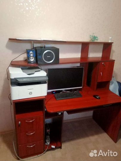 Компьютерный стол