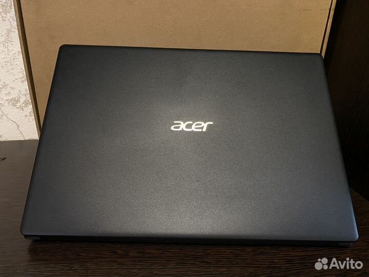 Почти новый Acer Extensa c DDR4 4Gb, SSD M2 256Gb