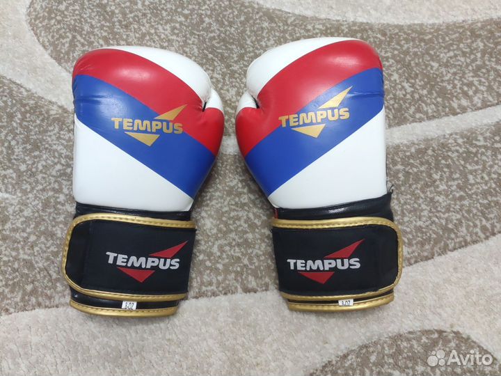 Боксерские перчатки