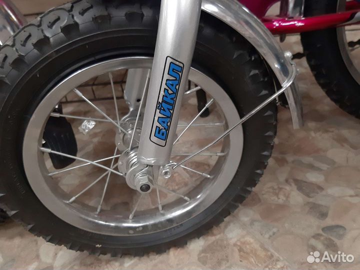 Велосипед 12 новый цвет разный