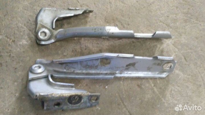 Петля капота Audi A6 C5