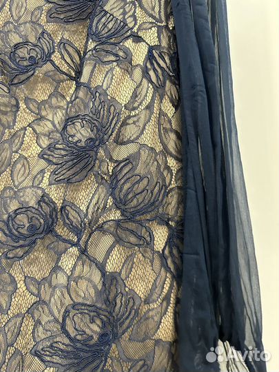 Платье с кружевом