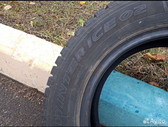 Dunlop SP Winter Ice 02 19.5/65 R15 95T