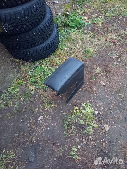 Подлокотник