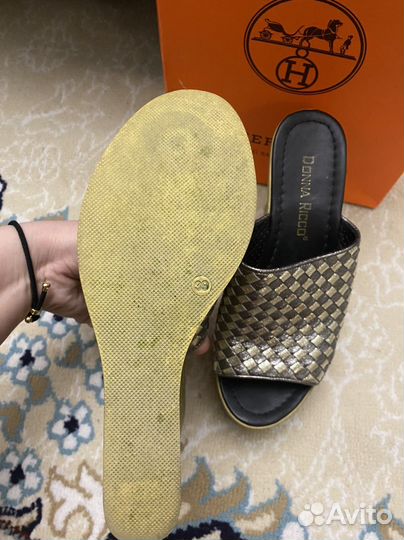 Шлепки на платформе 39