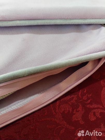 Новая подушка из бархата с кантом