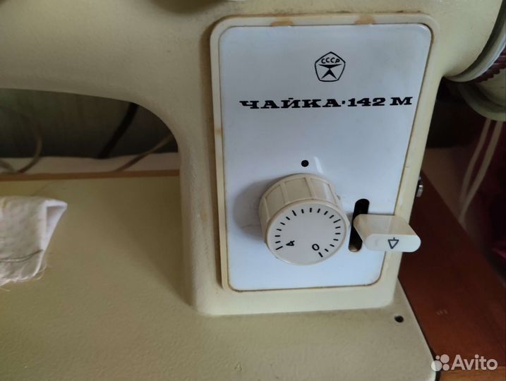 Швейная машина Чайка 142