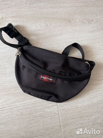 Сумка eastpak бананка