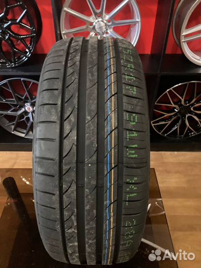 Tracmax X-Privilo TX3 215/55 R18 99V