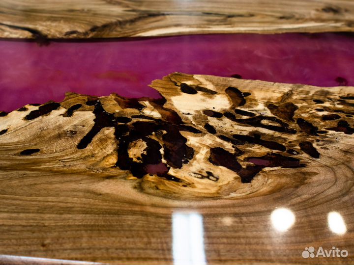 Стол из слэба натурального Грецкого ореха и смолы