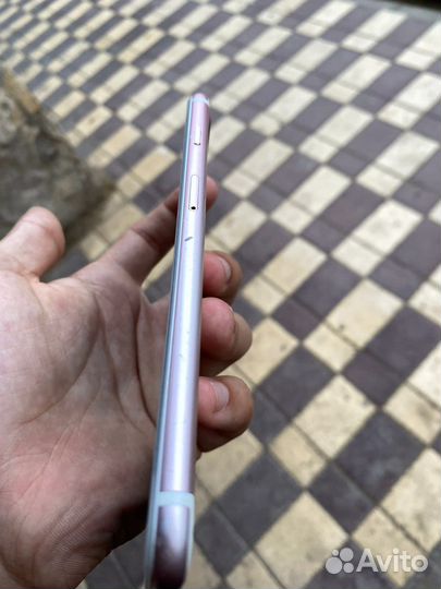 Телефон iPhone 7 plus