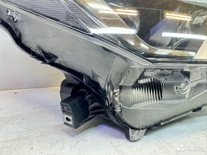 Фара правая Toyota Rav4 40 2015-2019