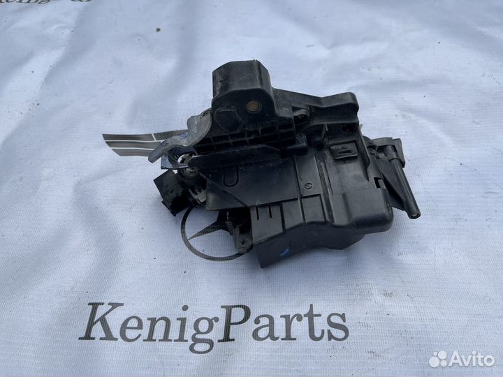 Замок левой двери clk w208