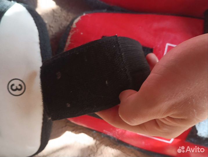 Обувь и щитки