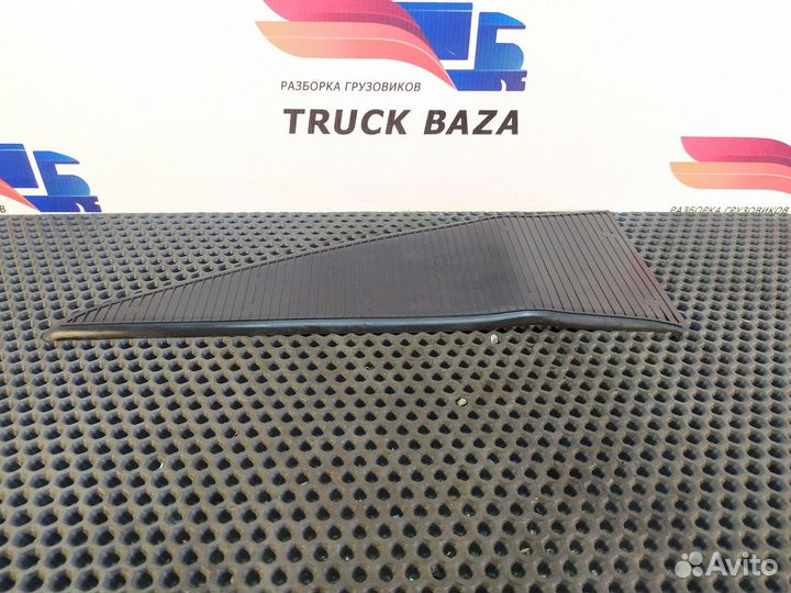 Коврик бардачка правый