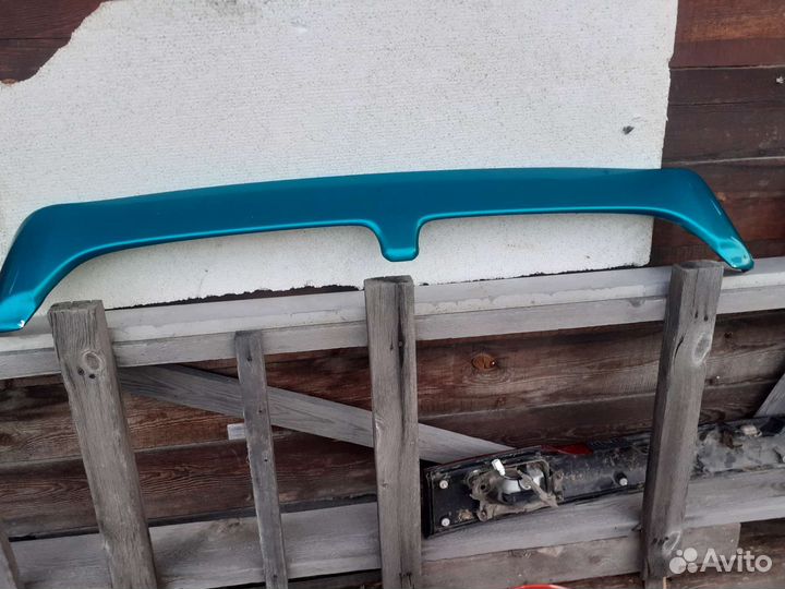 Сполер ниссан серена