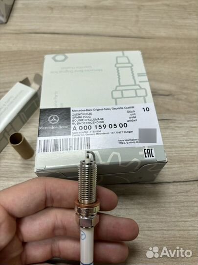 Свечи зажигания Mercedes-Benz A0001590500 original